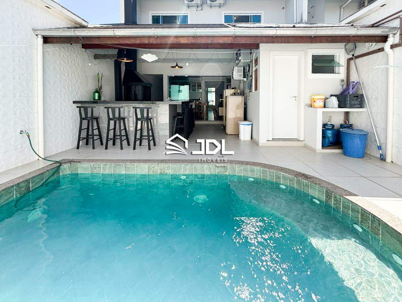 Casa à venda no bairro Escola Agrícola: 