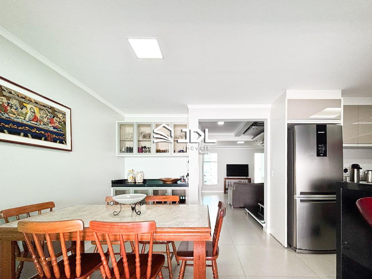 Casa à venda no bairro Escola Agrícola: 