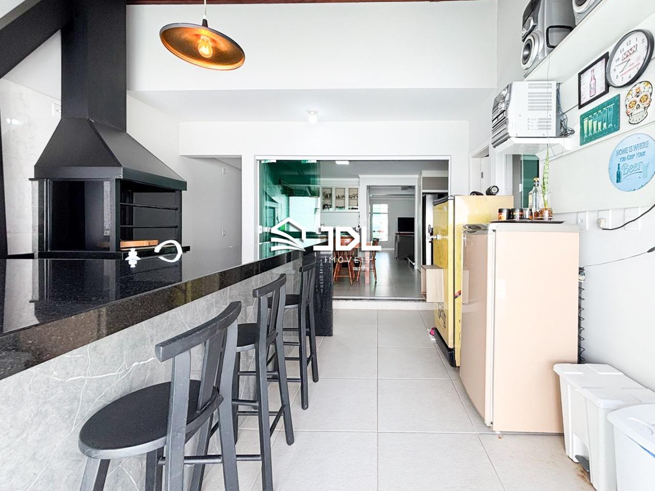 Casa à venda no bairro Escola Agrícola: 