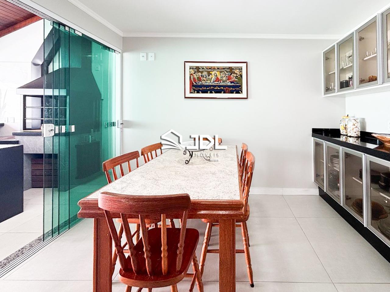 Casa à venda no bairro Escola Agrícola: 