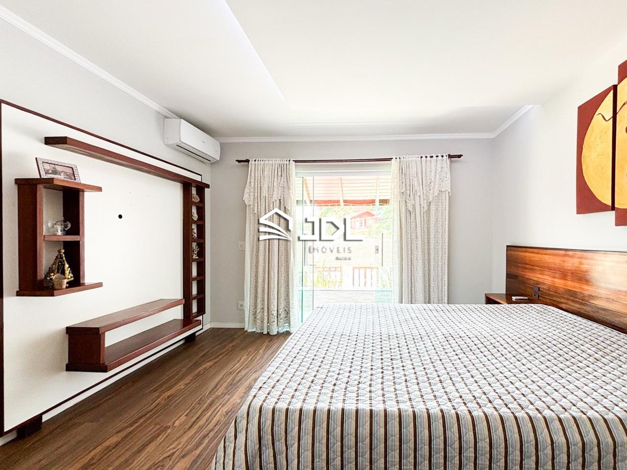 Casa à venda no bairro Escola Agrícola: 