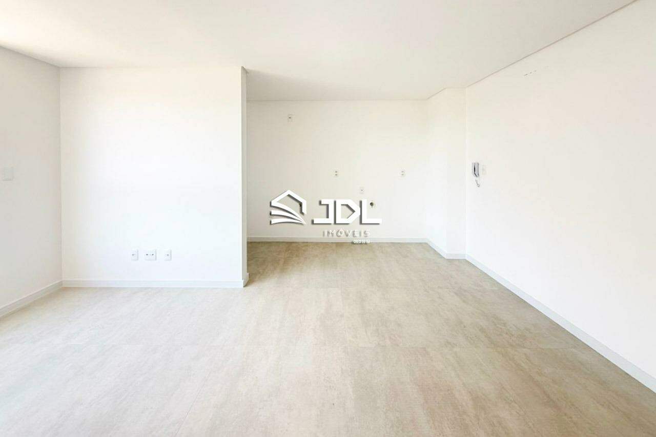 Apartamento à venda no bairro Velha: 