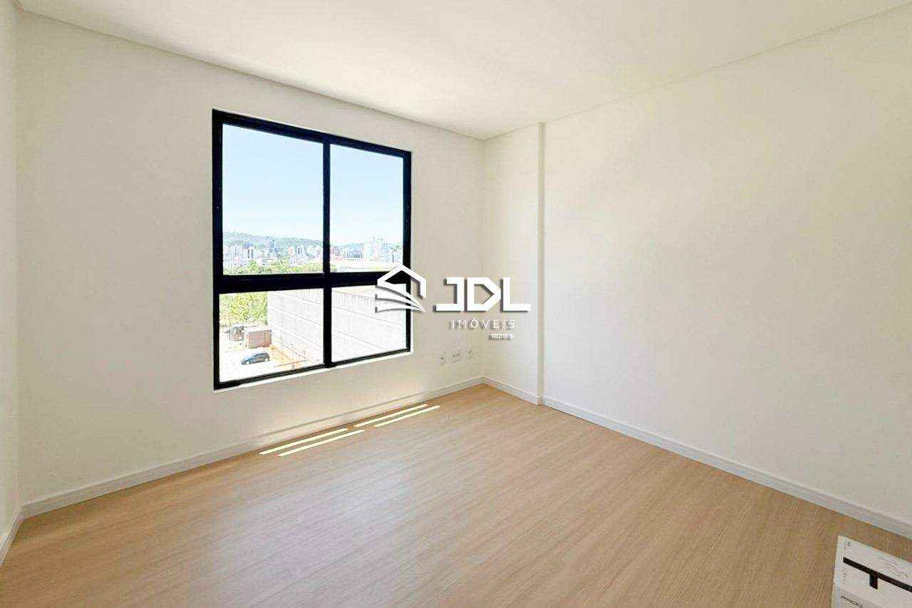 Apartamento à venda no bairro Velha: 