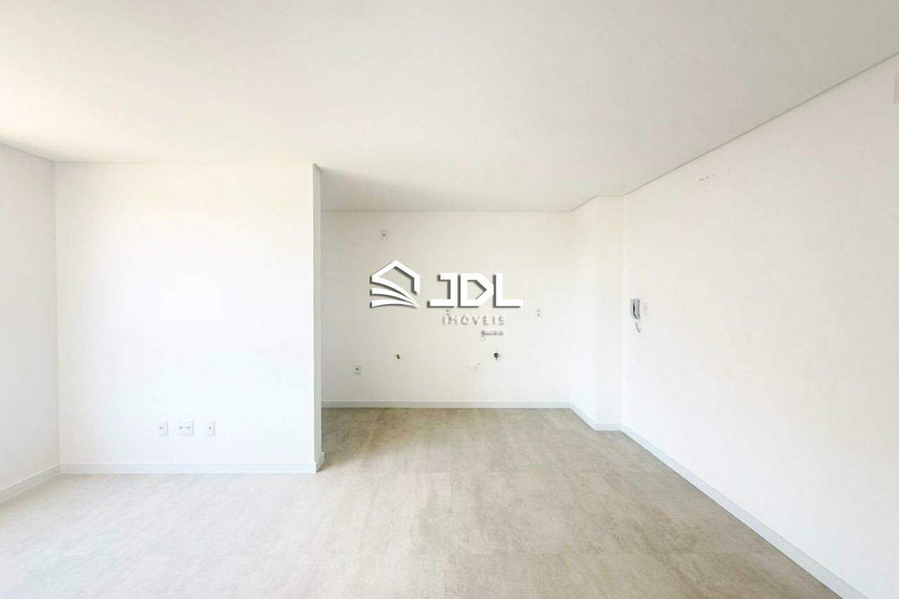 Apartamento à venda no bairro Velha: 