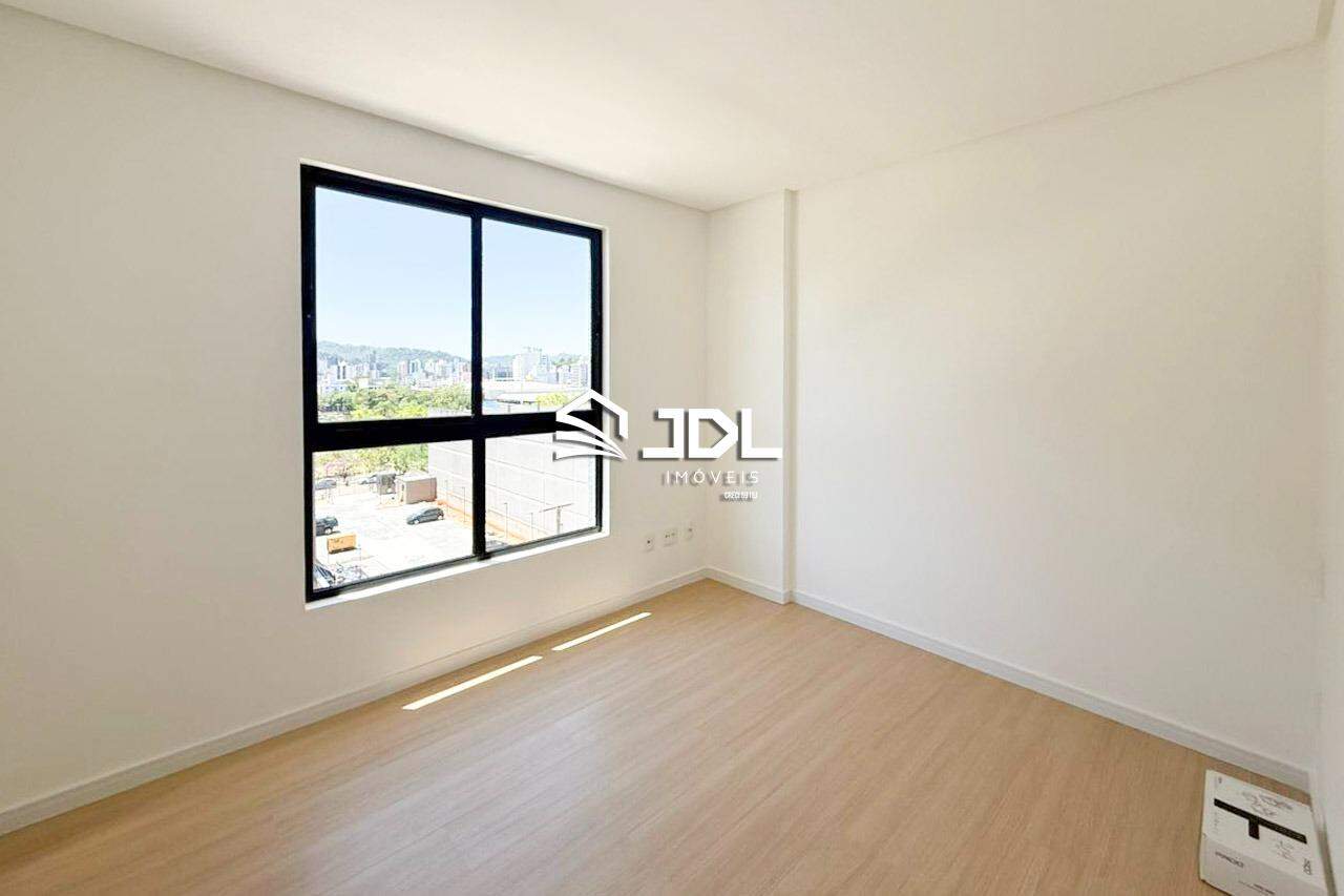 Apartamento à venda no bairro Velha: 