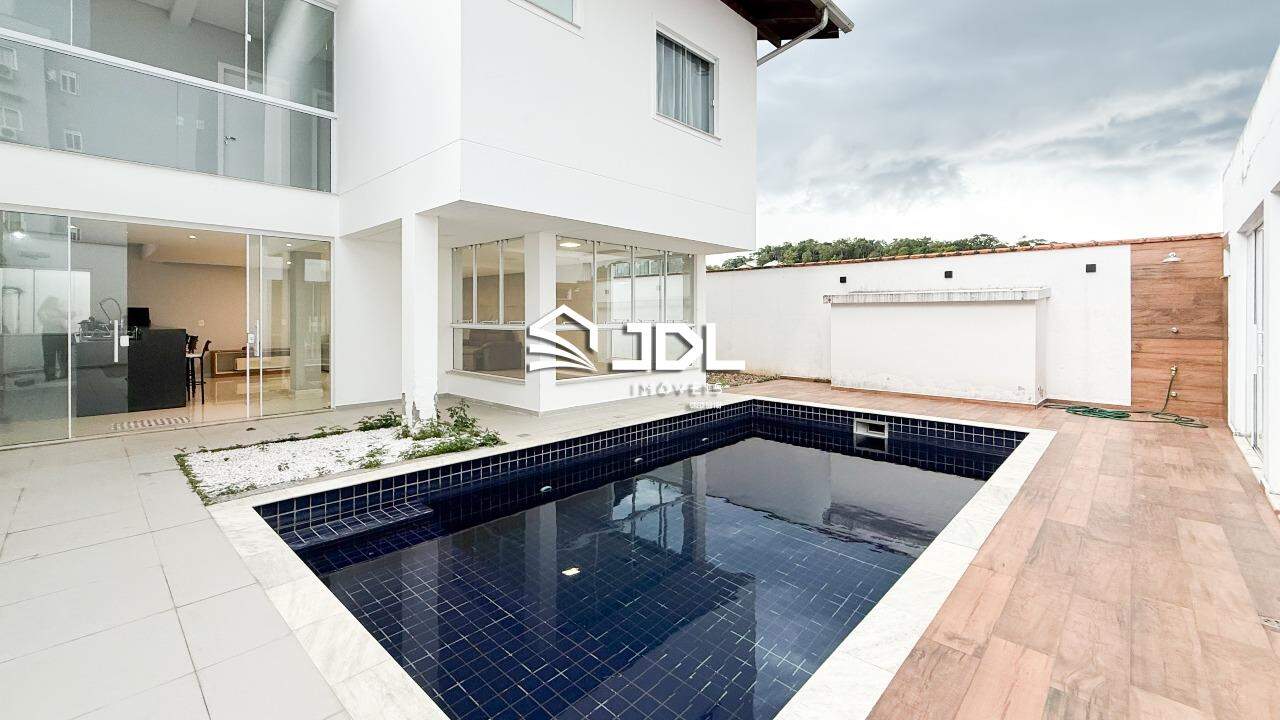 Excelente casa no bairro Água Verde! - foto 1