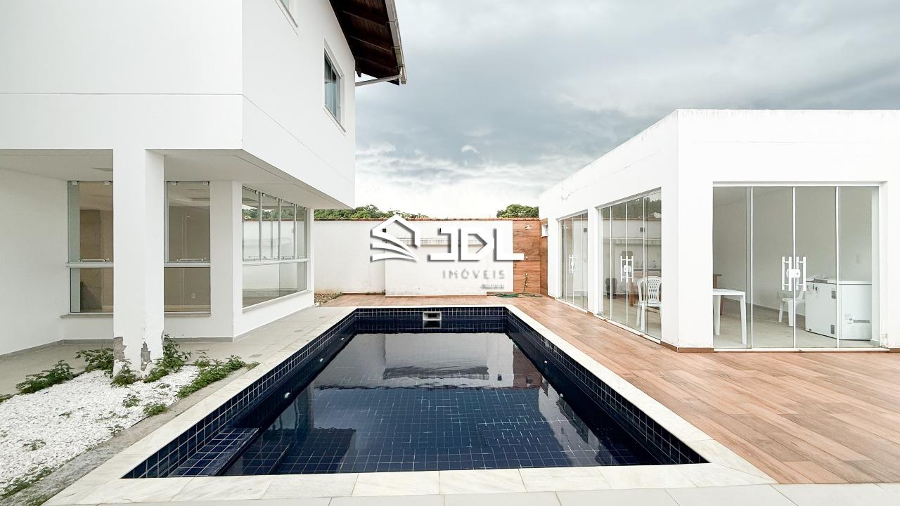 Casa à venda no bairro Água Verde: 