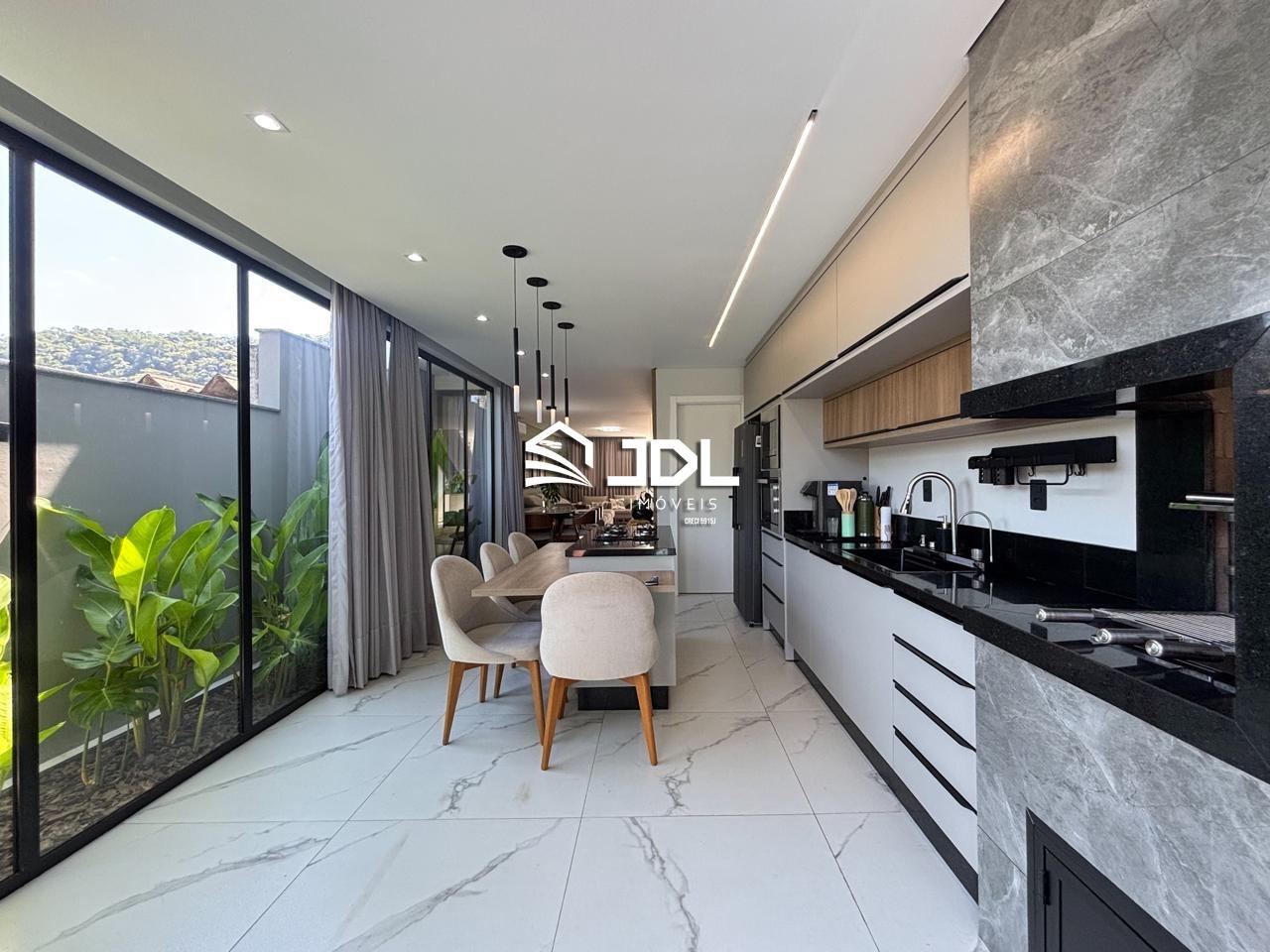 Casa à venda no bairro Água Verde: 