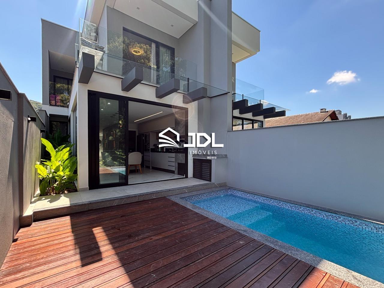 Casa à venda no bairro Água Verde: 