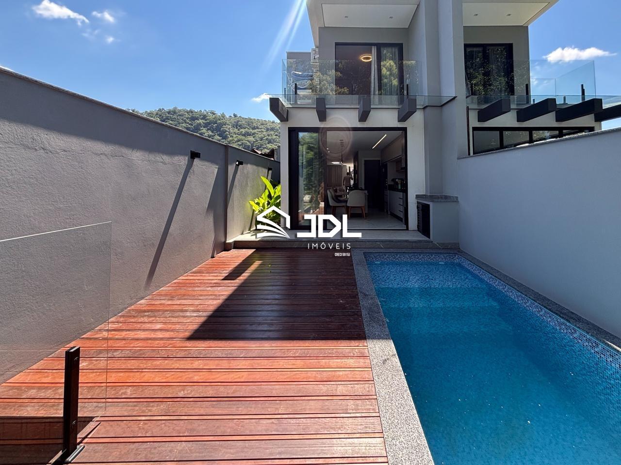 Casa à venda no bairro Água Verde: 