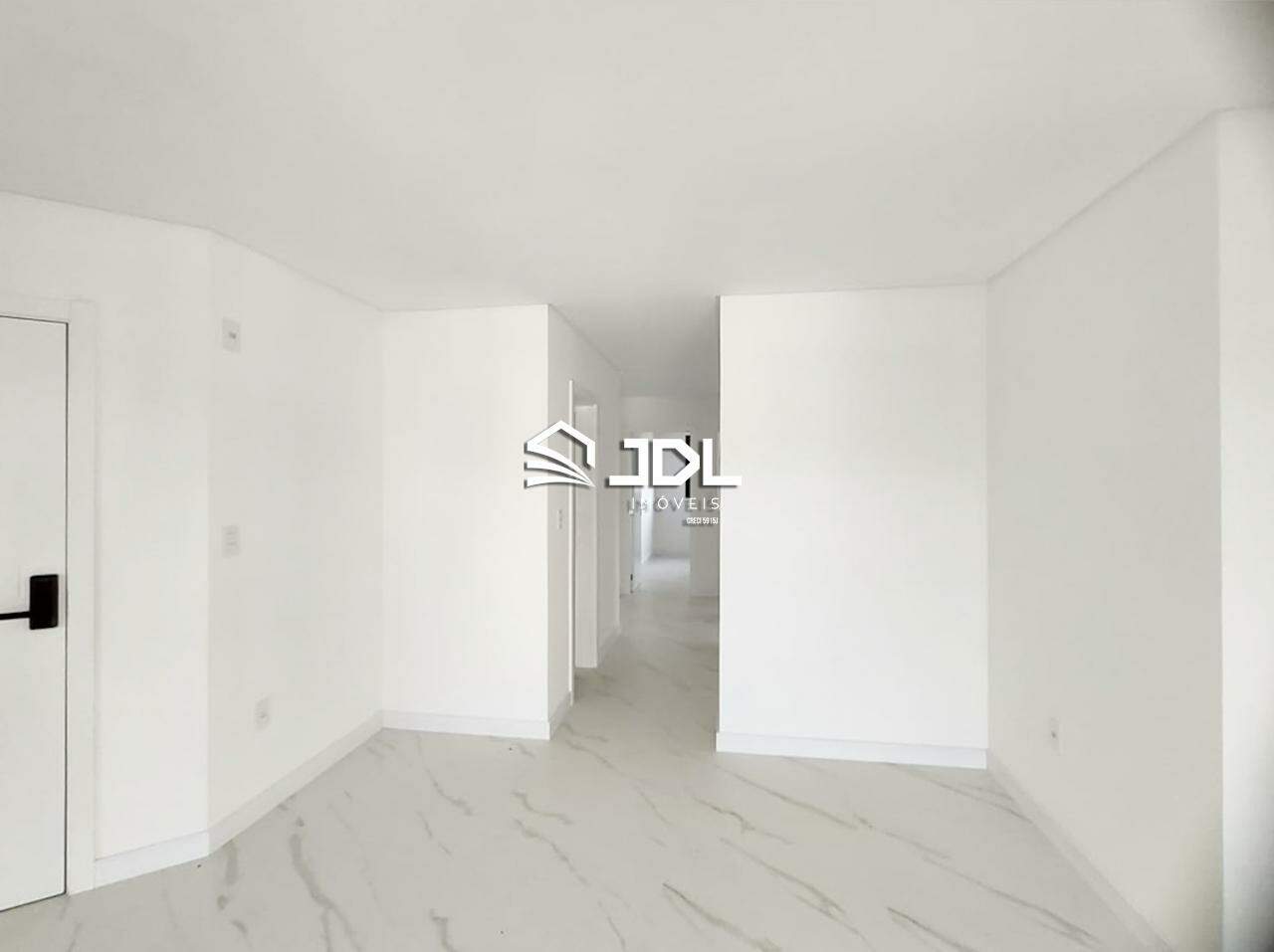 Apartamento à venda no bairro Meia Praia: 