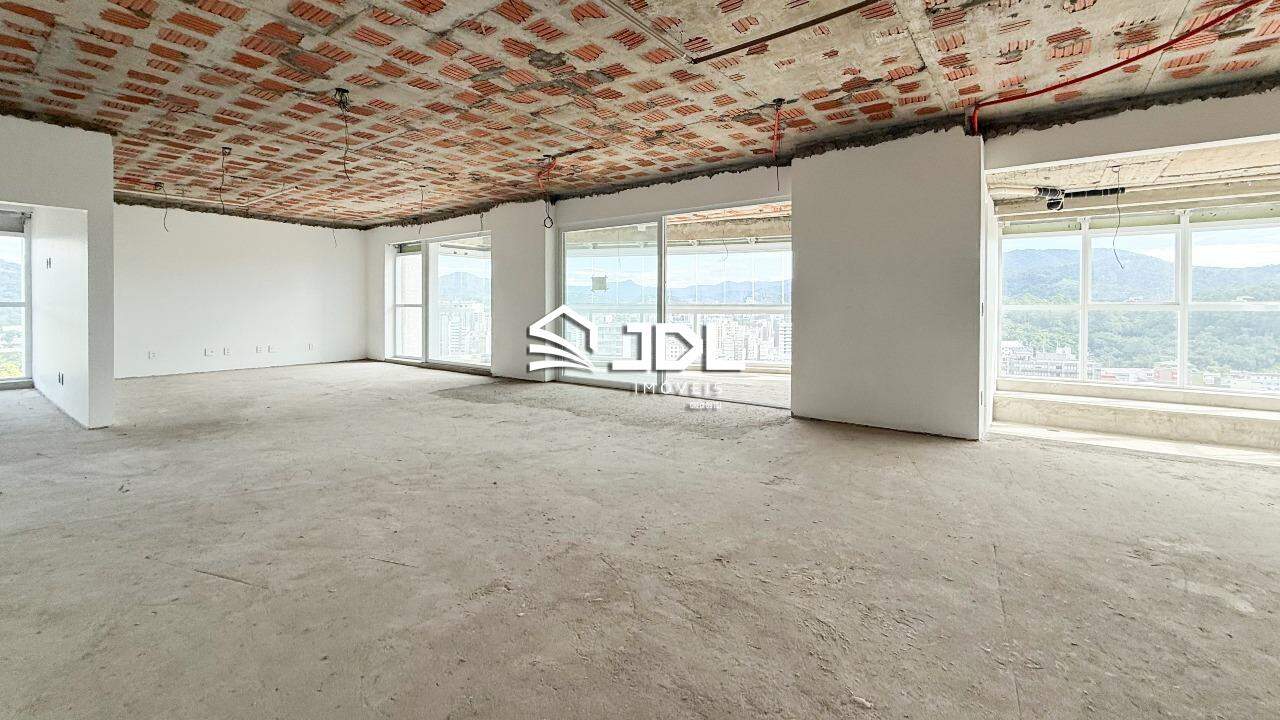 Apartamento à venda no bairro Ponta Aguda: 