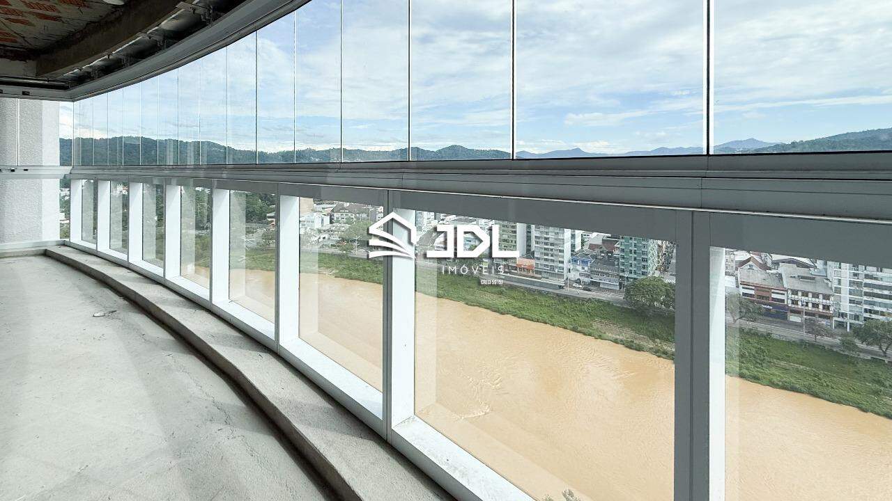 Apartamento à venda no bairro Ponta Aguda: 