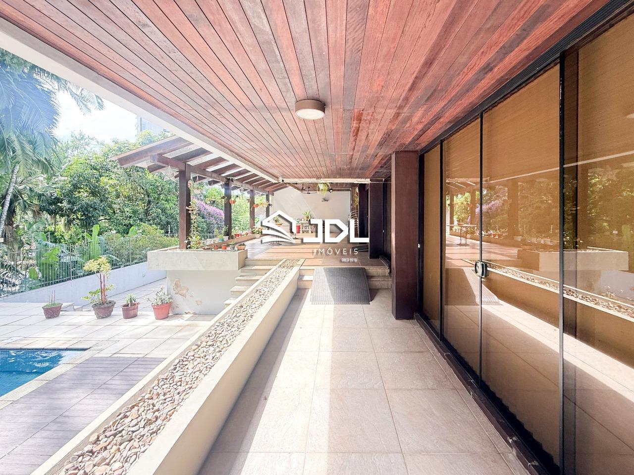 Casa à venda no bairro Bom Retiro: 