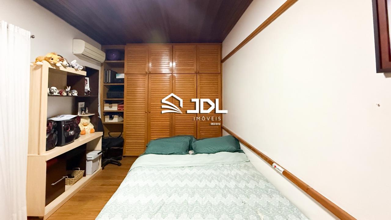 Casa à venda no bairro Bom Retiro: 