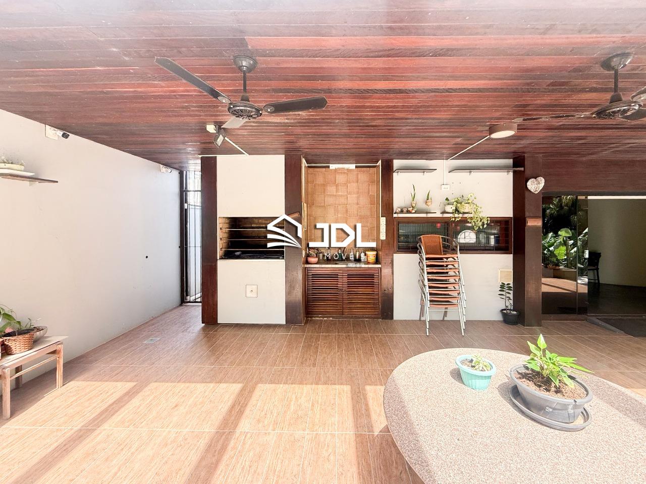 Casa à venda no bairro Bom Retiro: 