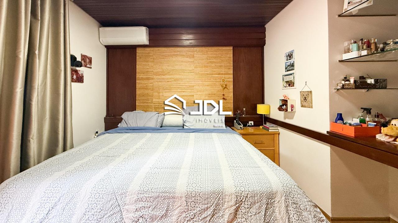 Casa à venda no bairro Bom Retiro: 