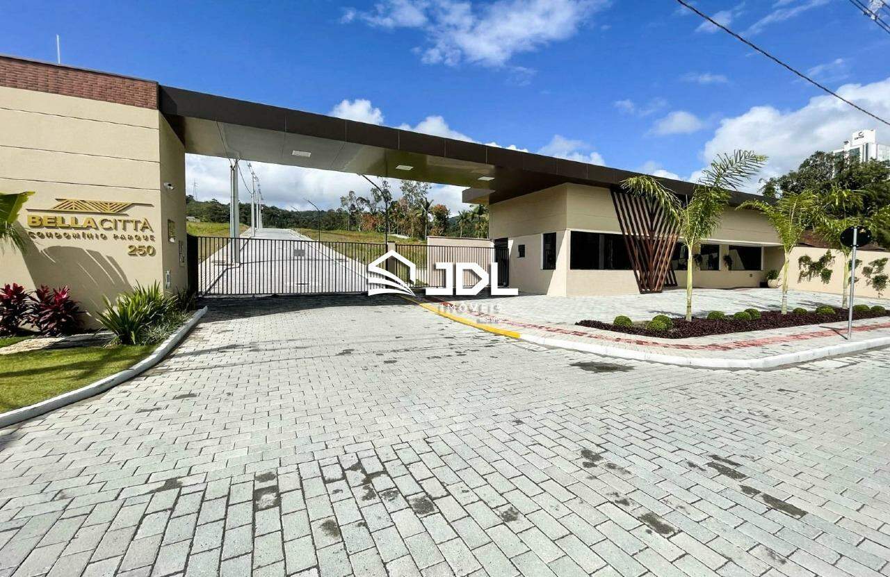 Lote à venda no bairro Velha: 