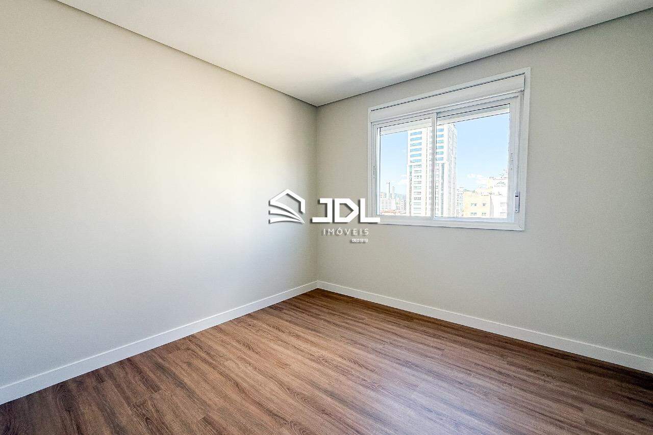 Apartamento à venda no bairro Velha: 