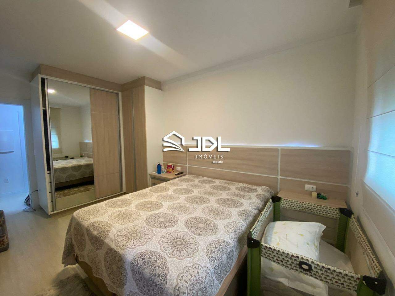 Apartamento à venda no bairro Meia Praia: 