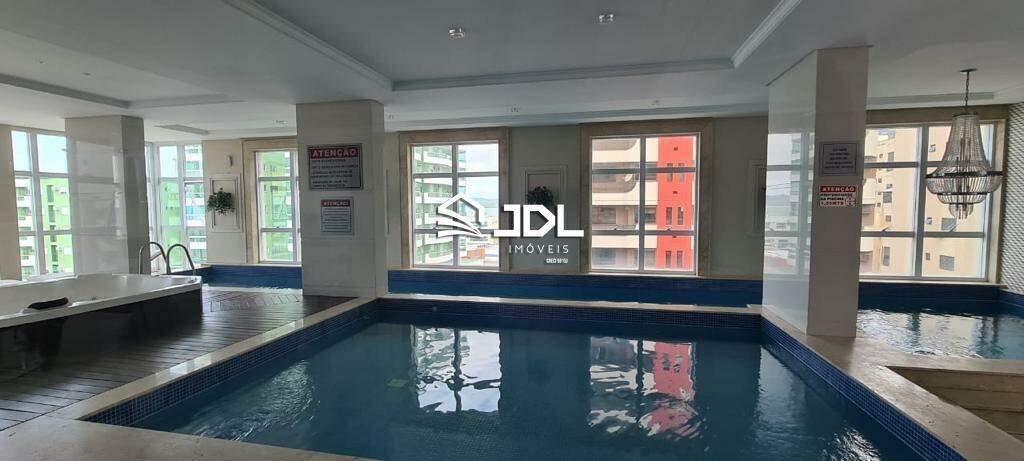 Apartamento à venda no bairro Meia Praia: 