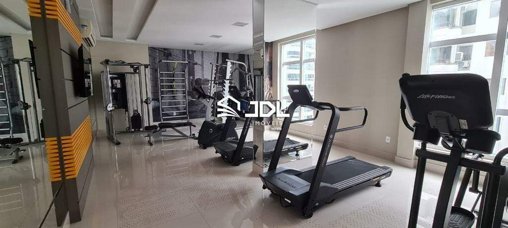 Apartamento à venda no bairro Meia Praia: 