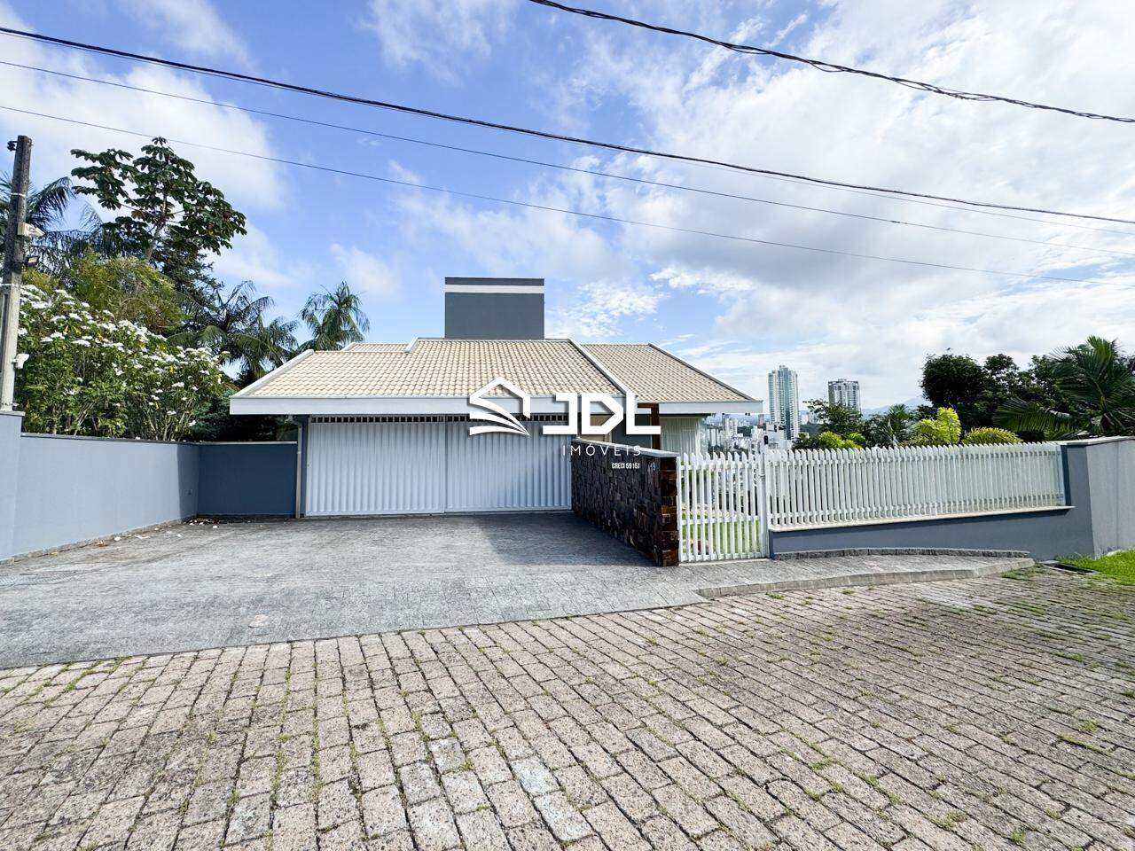 Casa à venda no bairro Velha: 