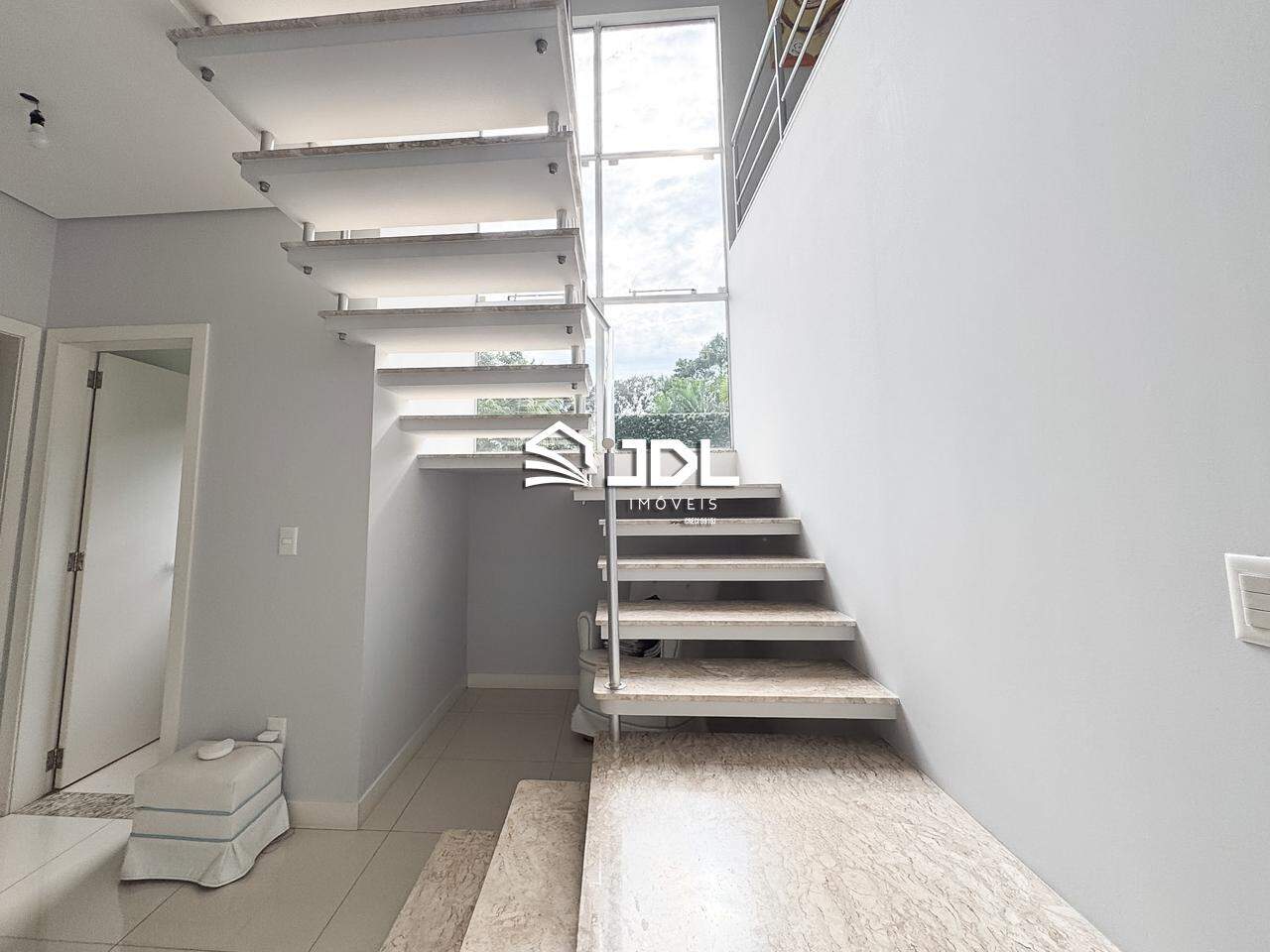 Casa à venda no bairro Velha: 