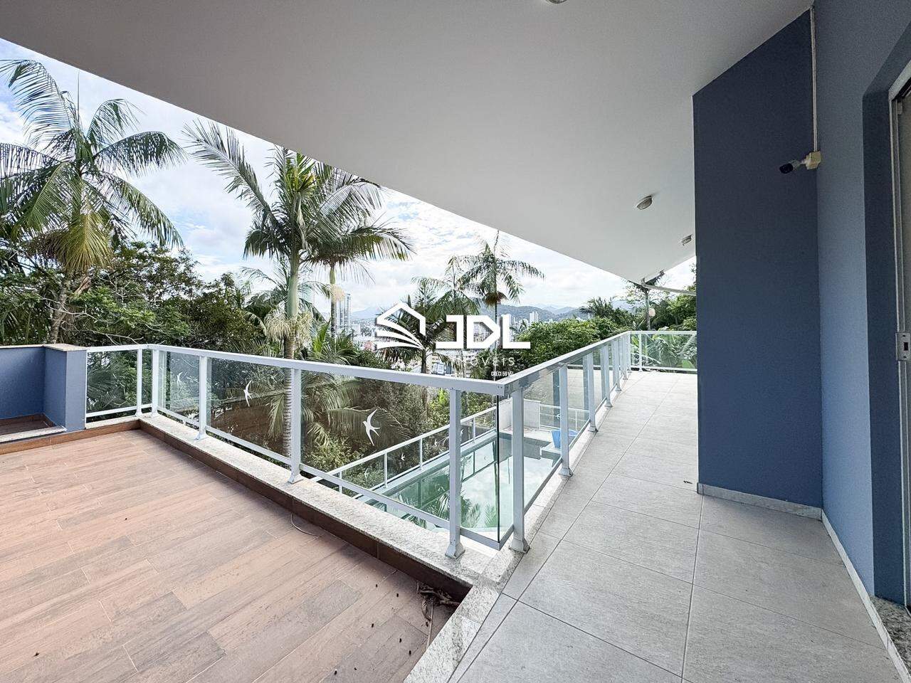 Casa à venda no bairro Velha: 