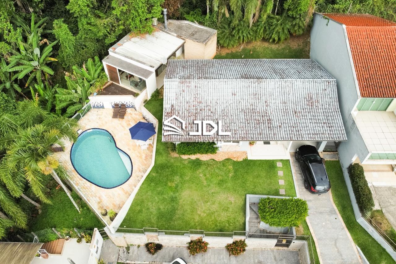 Casa à venda no bairro Escola Agrícola: 