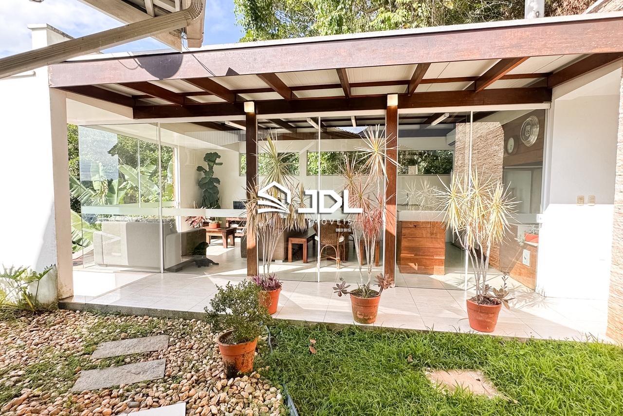 Casa à venda no bairro Escola Agrícola: 