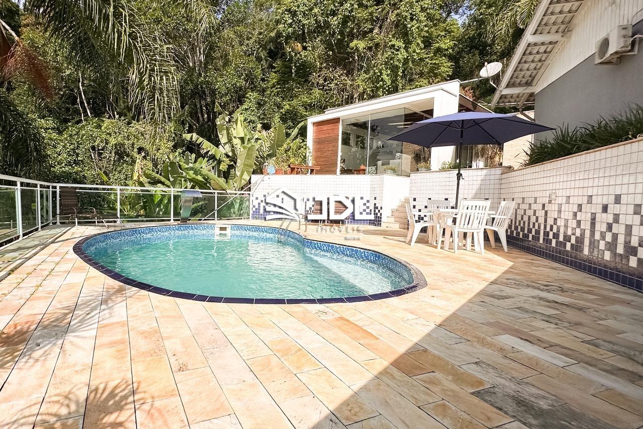 Casa à venda no bairro Escola Agrícola: 