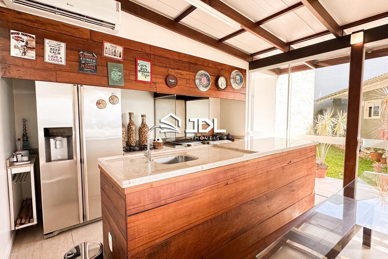 Casa à venda no bairro Escola Agrícola: 