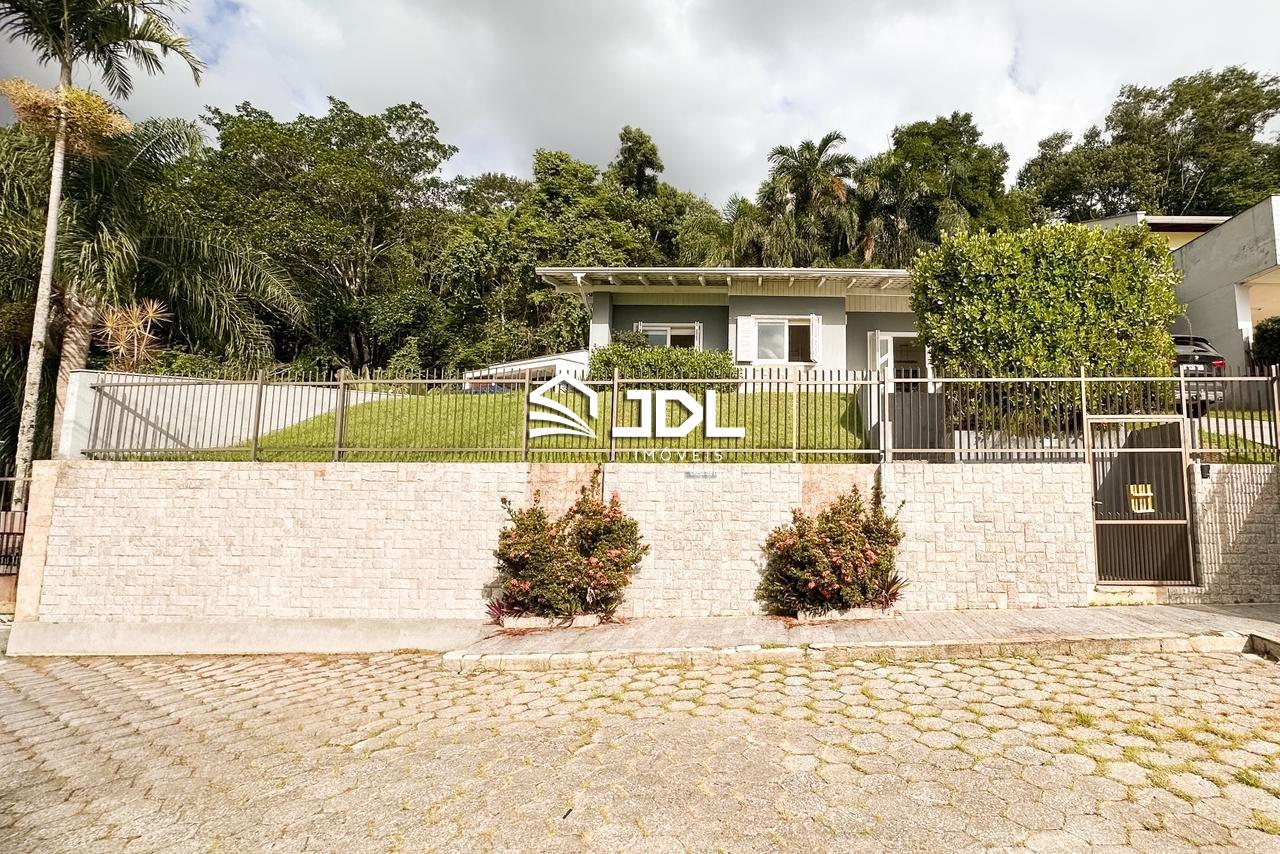 Casa à venda no bairro Escola Agrícola: 