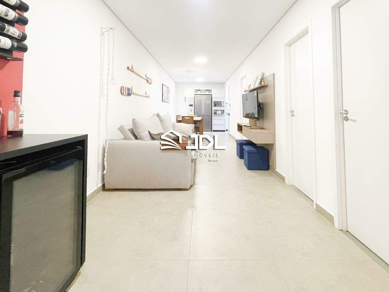 Apartamento à venda no bairro Meia Praia: 