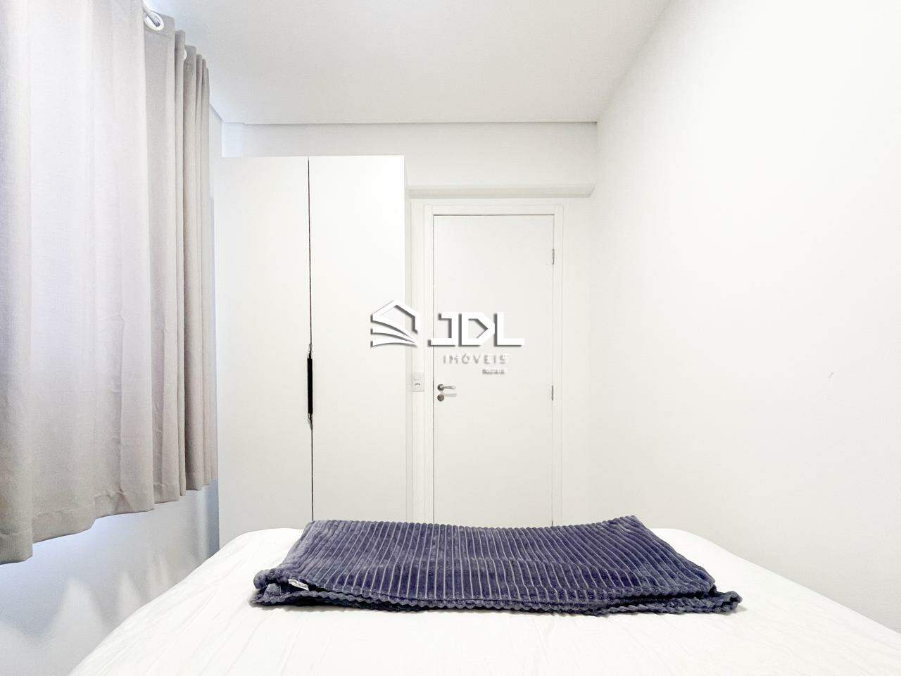 Apartamento à venda no bairro Meia Praia: 