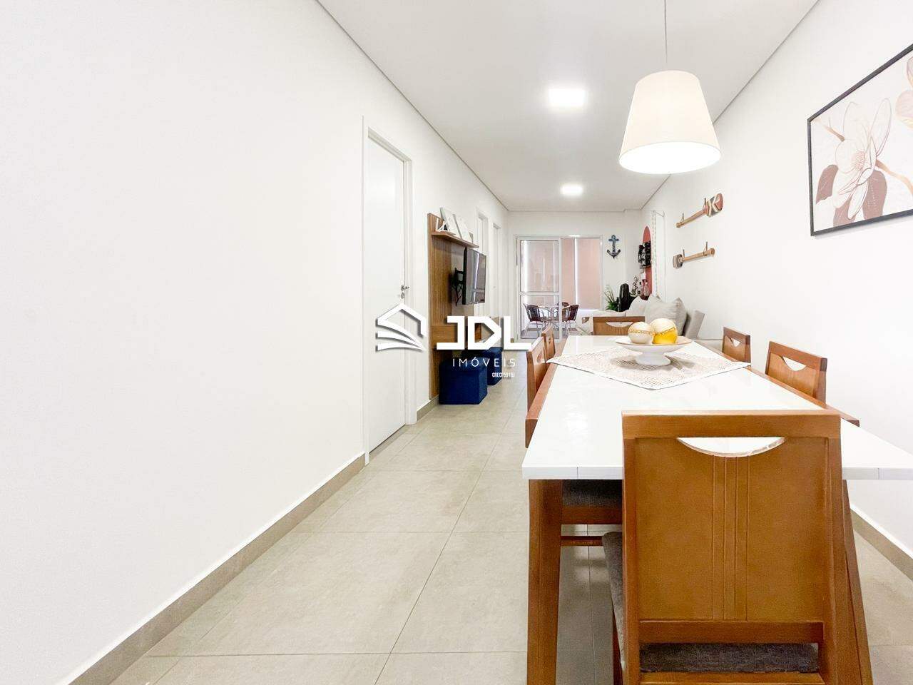 Apartamento à venda no bairro Meia Praia: 