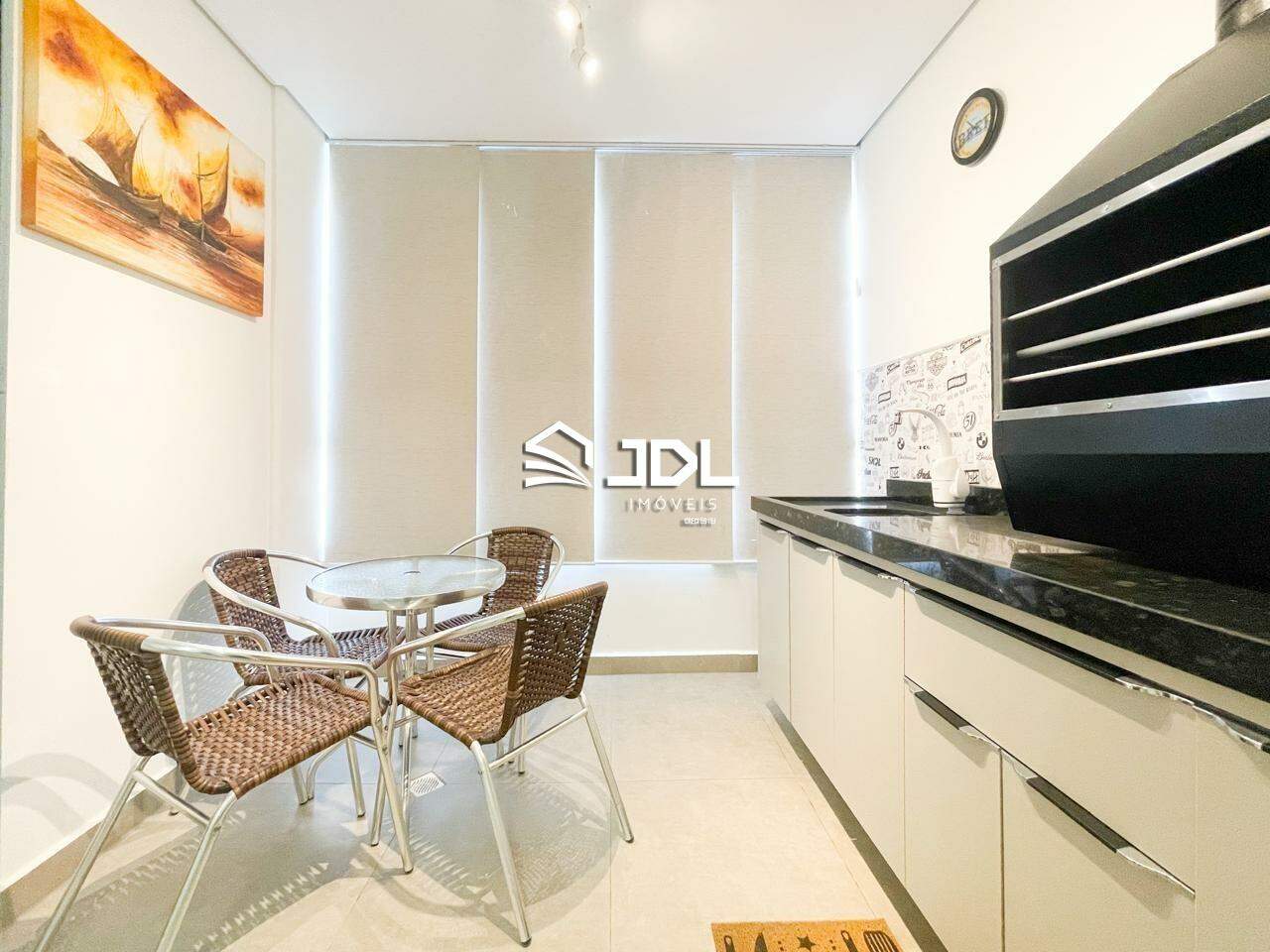 Apartamento à venda no bairro Meia Praia: 