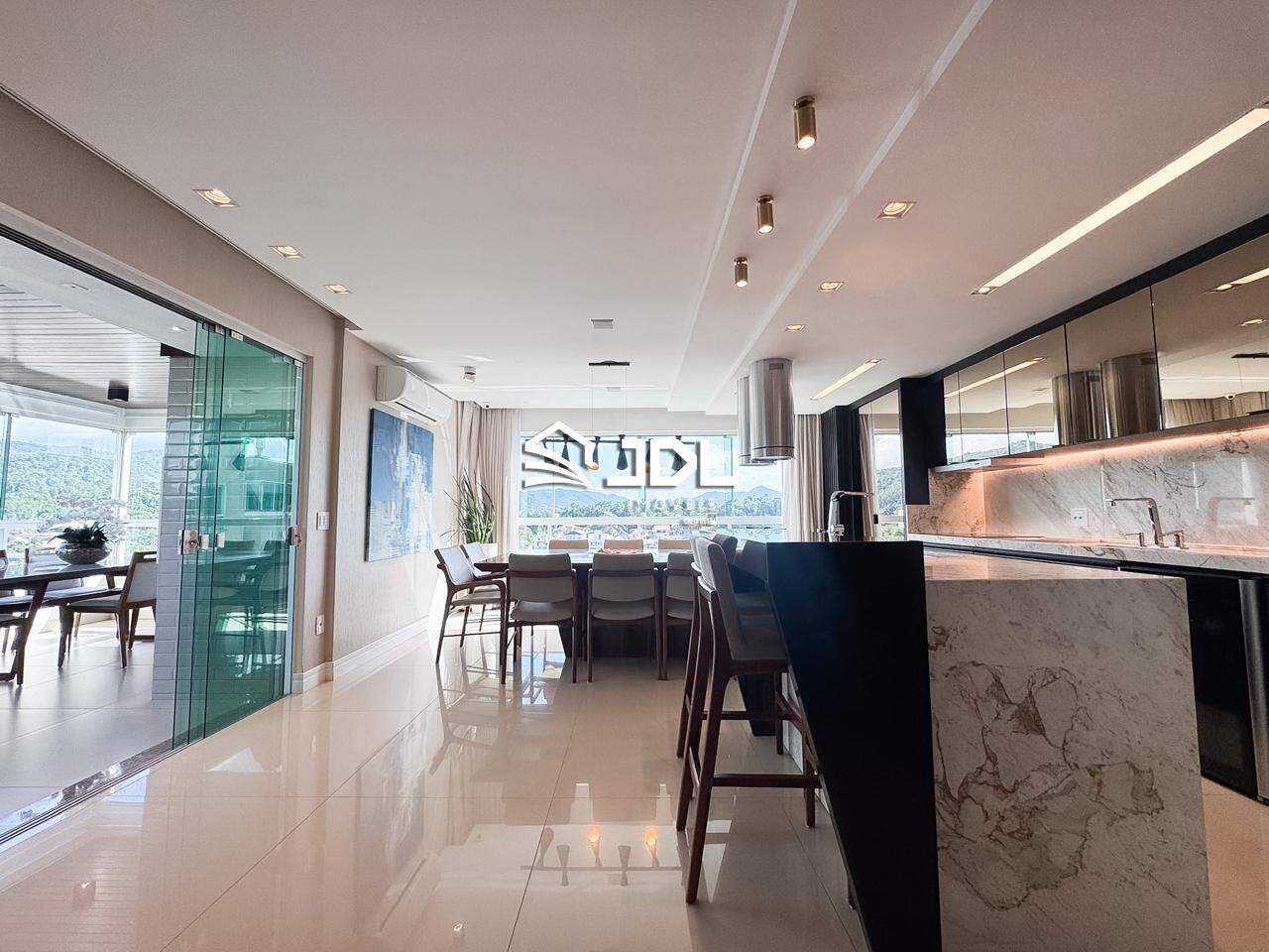 Cobertura à venda no bairro Água Verde: 