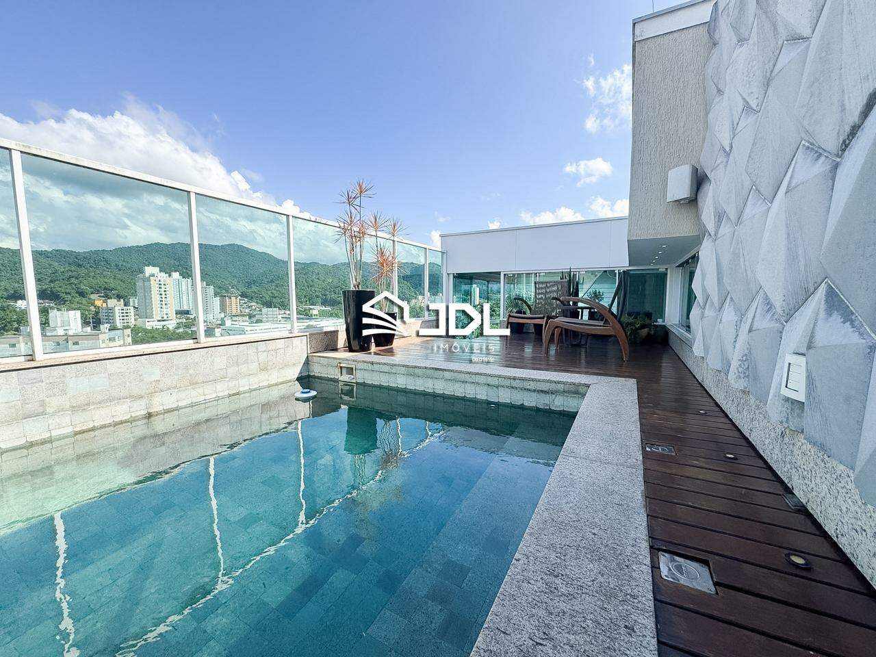 Cobertura à venda no bairro Água Verde: 