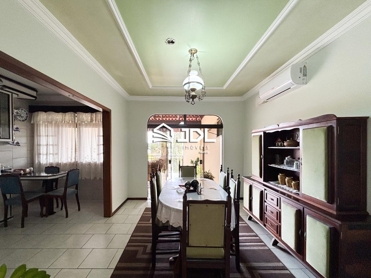 Casa à venda no bairro Tribess: 