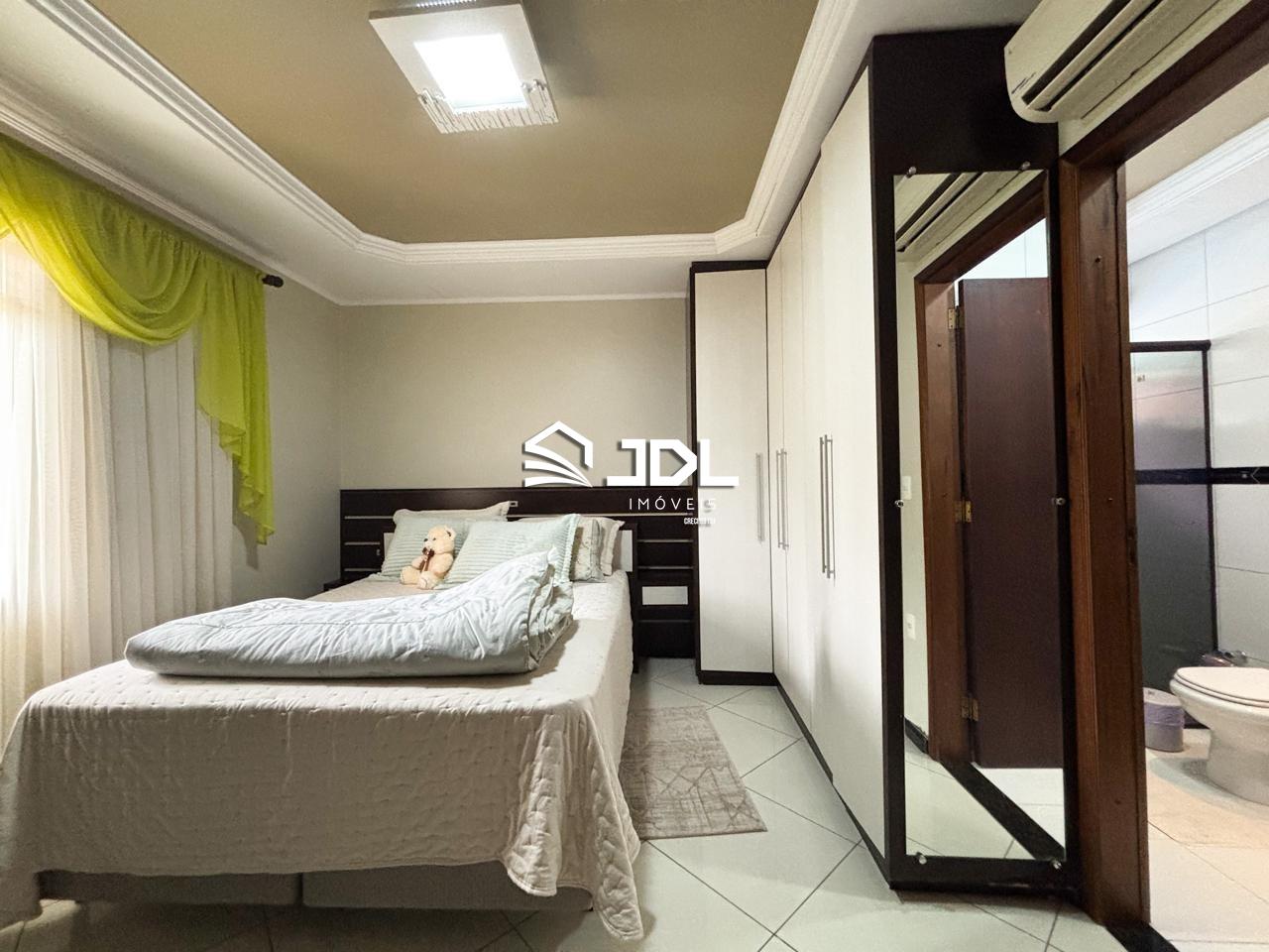 Casa à venda no bairro Tribess: 