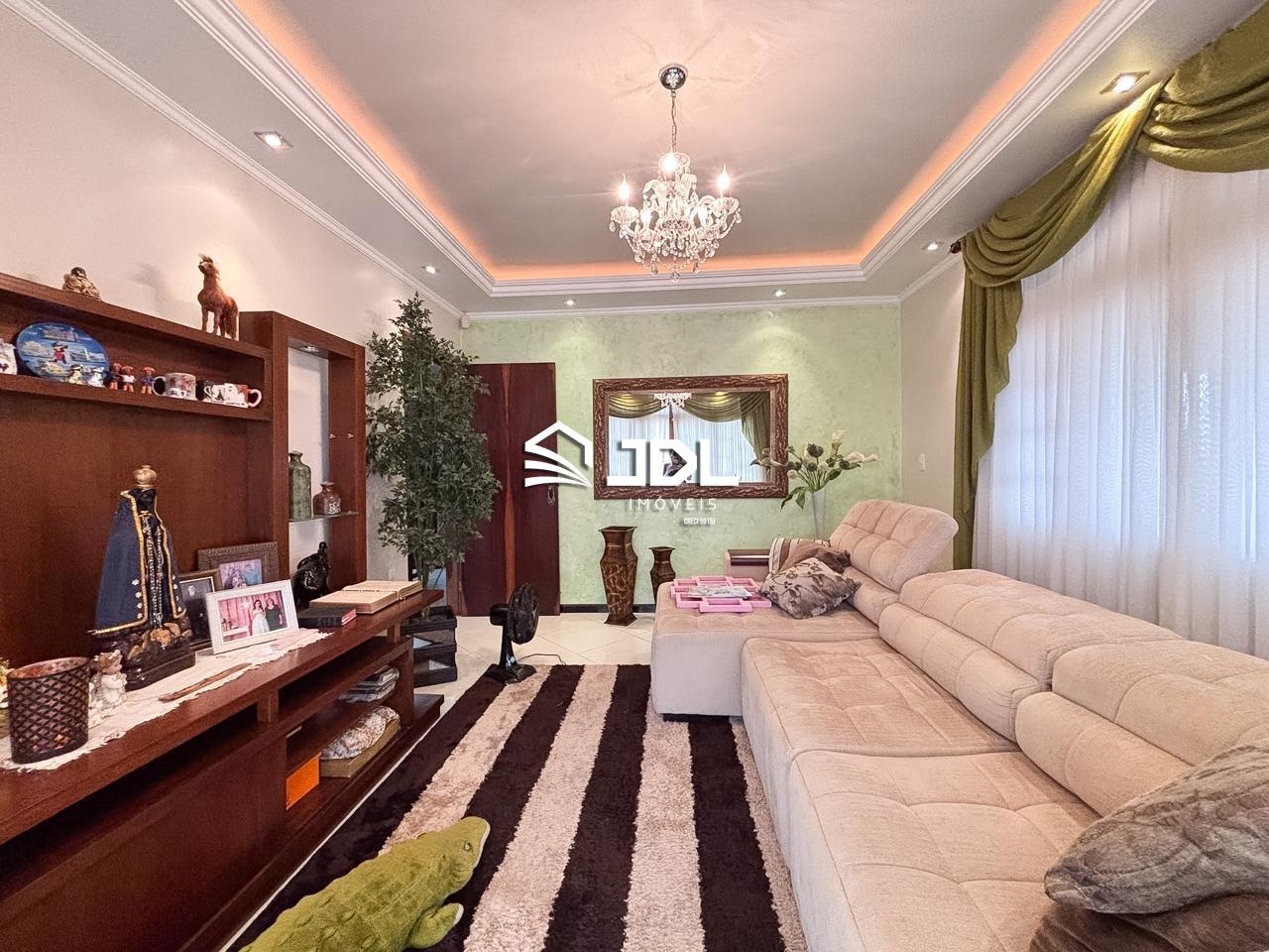 Casa à venda no bairro Tribess: 