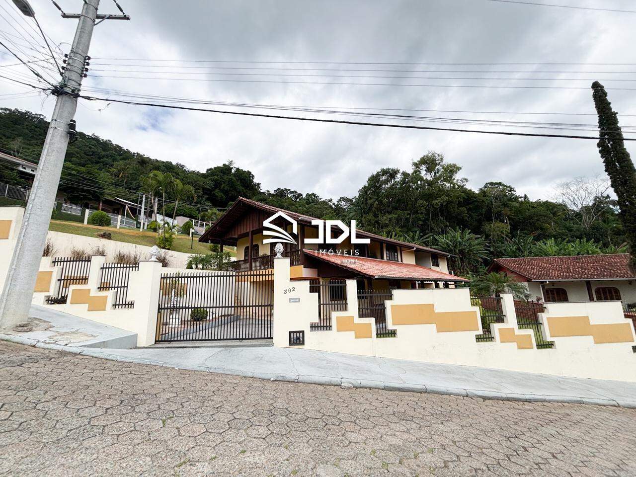 Casa à venda no bairro Tribess: 