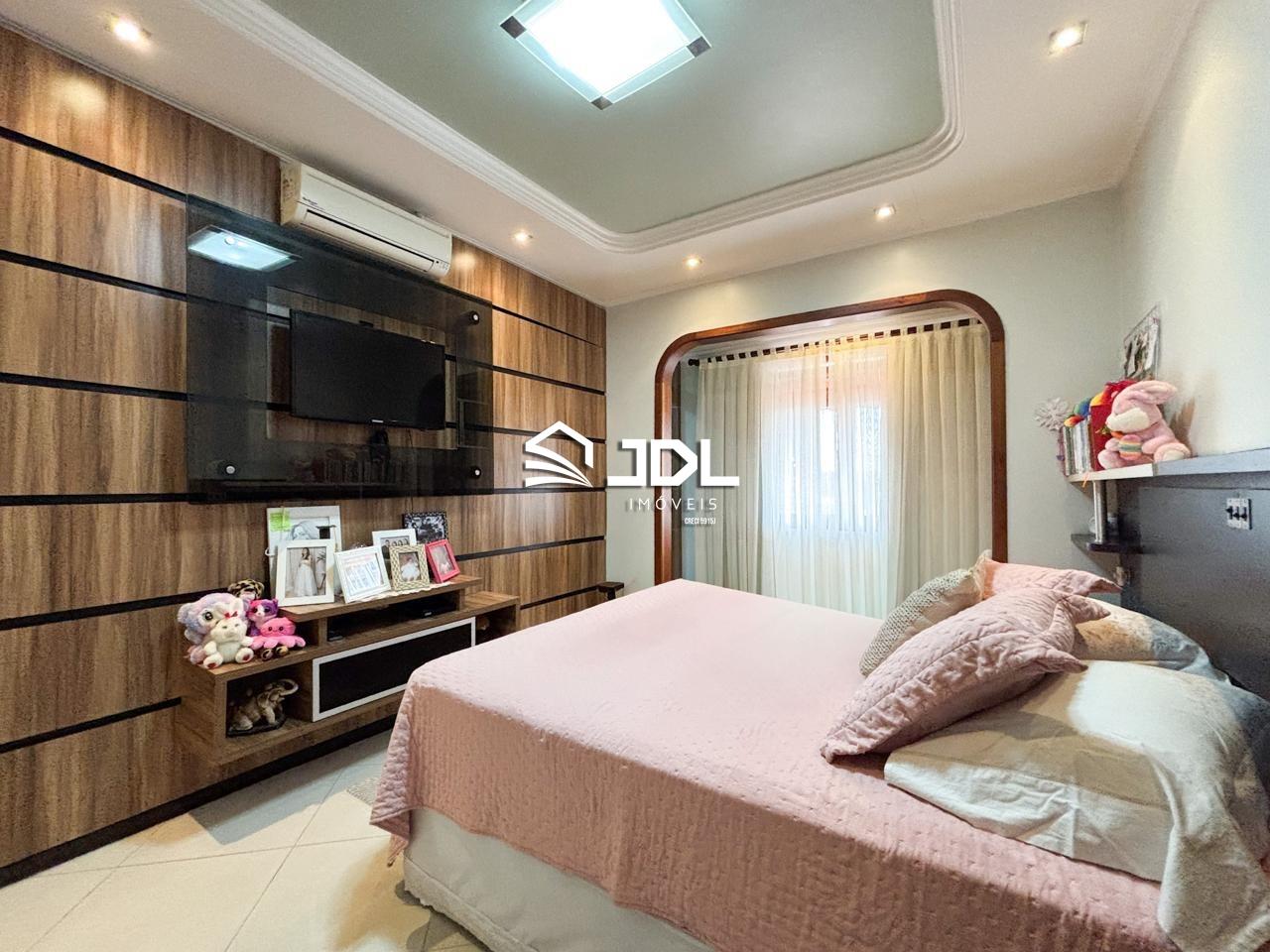 Casa à venda no bairro Tribess: 