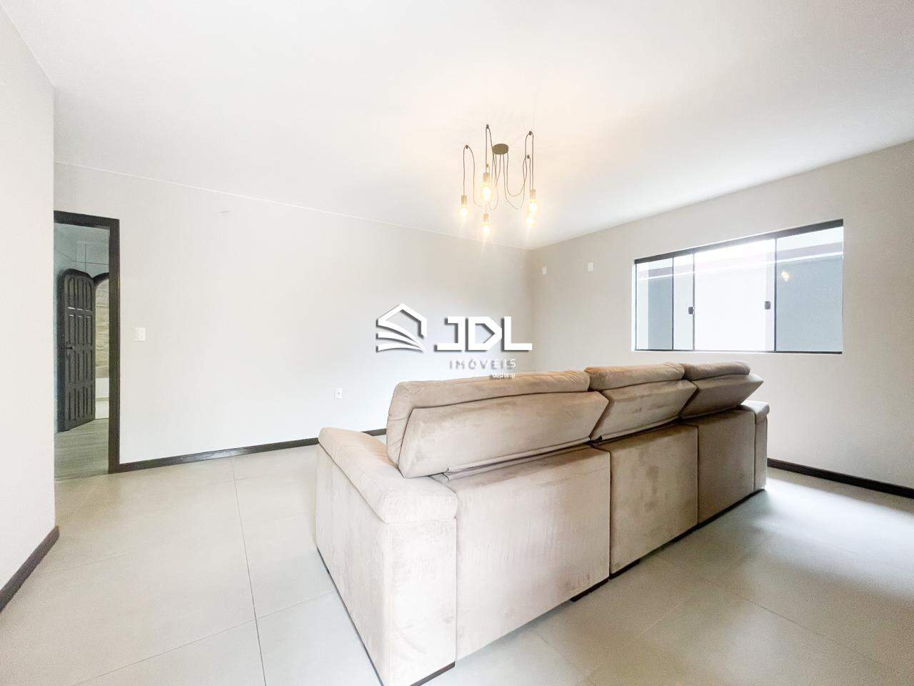Casa à venda no bairro Velha Central: 