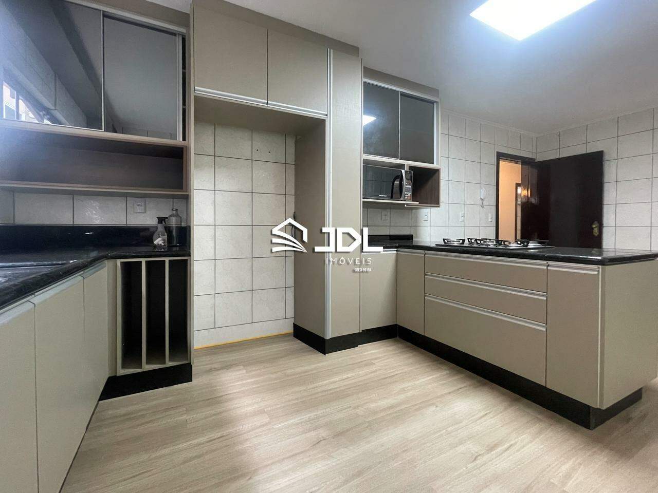Casa à venda no bairro Velha Central: 