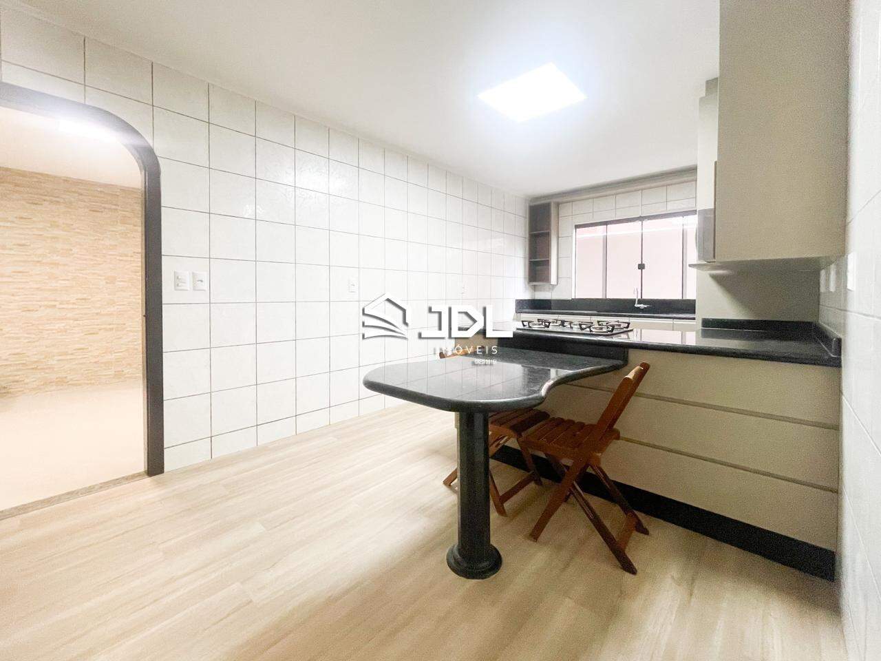 Casa à venda no bairro Velha Central: 