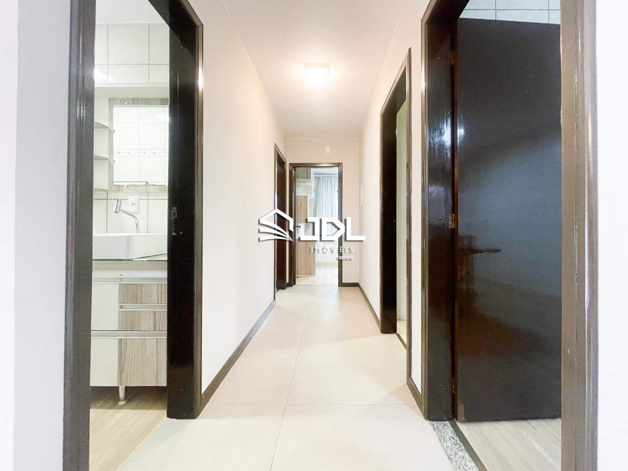 Casa à venda no bairro Velha Central: 
