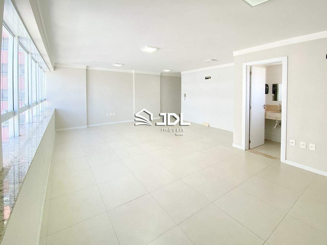 Sala à venda no bairro Centro: 